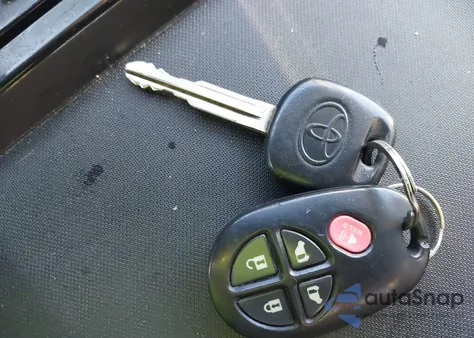 2011 Toyota Sienna Le V6 z USA, uszkodzony, nr VIN 5TDKK3DC8BS093780